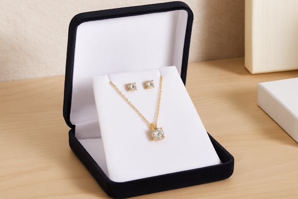 This 2-Carat Moissanite Necklace and Earrings Set Is Only $40
