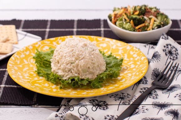 Thursday Food Deals: Free Scoop of Chicken Salad Chick Classic Carol