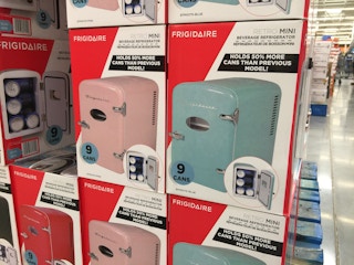 walmart-black-friday-2020-frigidaire-mini-fridge100