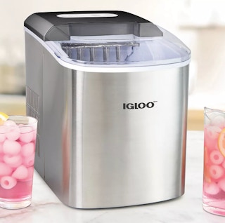 kohls Igloo Countertop Ice Maker lifestyle image 2021