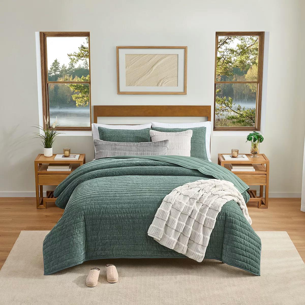 Bearpaw Chenille Quilt Set