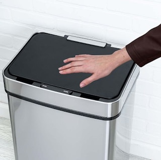 stainless steel trash can life style image 2021 1620394110 1620394110