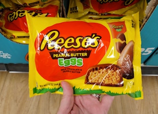 dollar general reeses eggs 2023 sv 1677178586 1677178587
