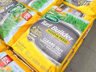 Scotts Turf Builder Weed & Feed at Lowe's