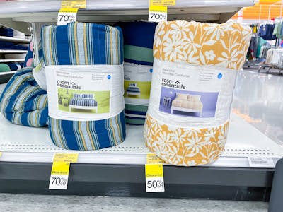 Room Essentials Comforter