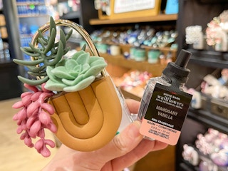 bath body works wallflowers fragrance plug 2023 3 1676481578 1676481578