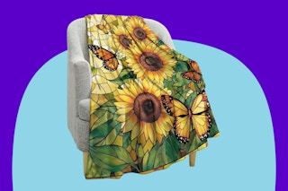 Jekeno Sunflower Gifts Blanket on a purple background.