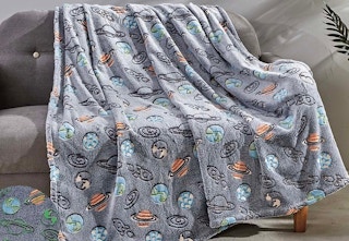 zulily-glow-in-the-dark-blanket-2