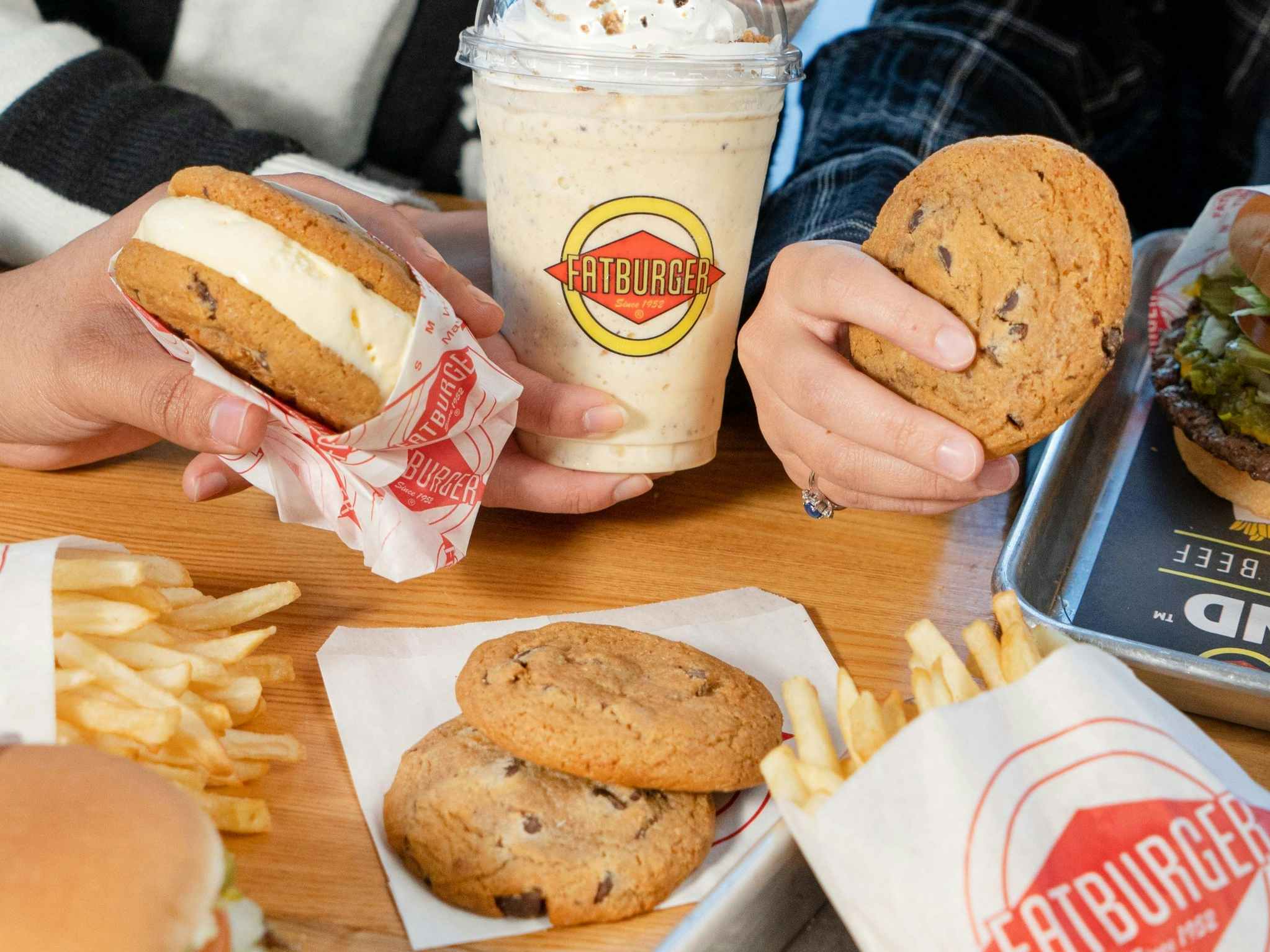 fat-burger-cookie-milk-shake