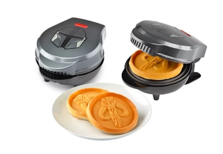 kohls disney star wars mini waffle maker 2023 2 1678467748 1678467748