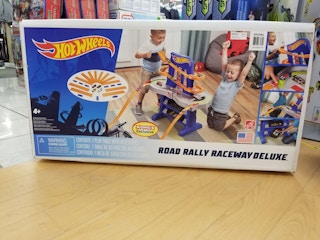 kohls-Step2-Hot-Wheels-Road-Rally-Raceway-Deluxe-120717a