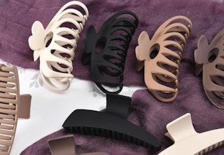 claw clips on surface