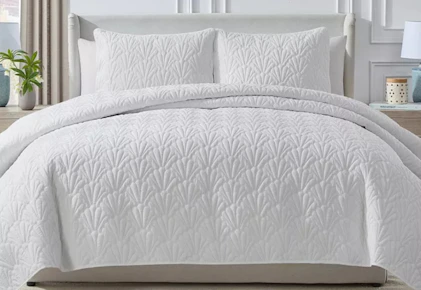 Seventh Studio Quilt Set