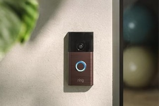 ring doorbell on side of door
