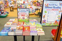 signage for summer reading event for barnes and noble