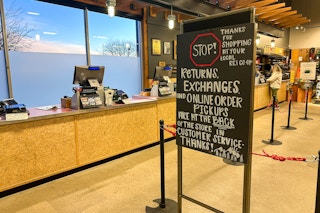 returns sign in rei 