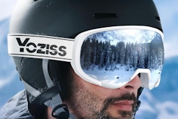 Man wearing the YOZISS Ski Goggles.