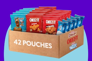 Kellogg's Variety Snack Packs on a blue background.
