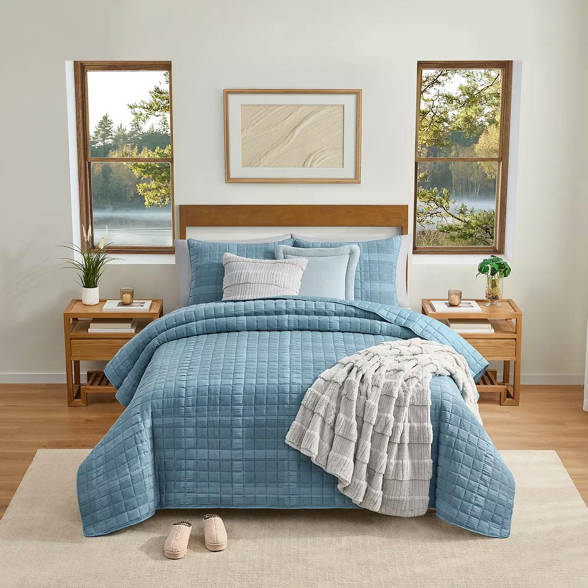 Bearpaw Chenille Quilt Set