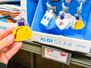 aldi-gear-key-chain-quarter-holder-kcl