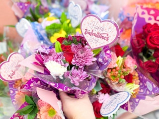 aldi valentine-s day bouquet