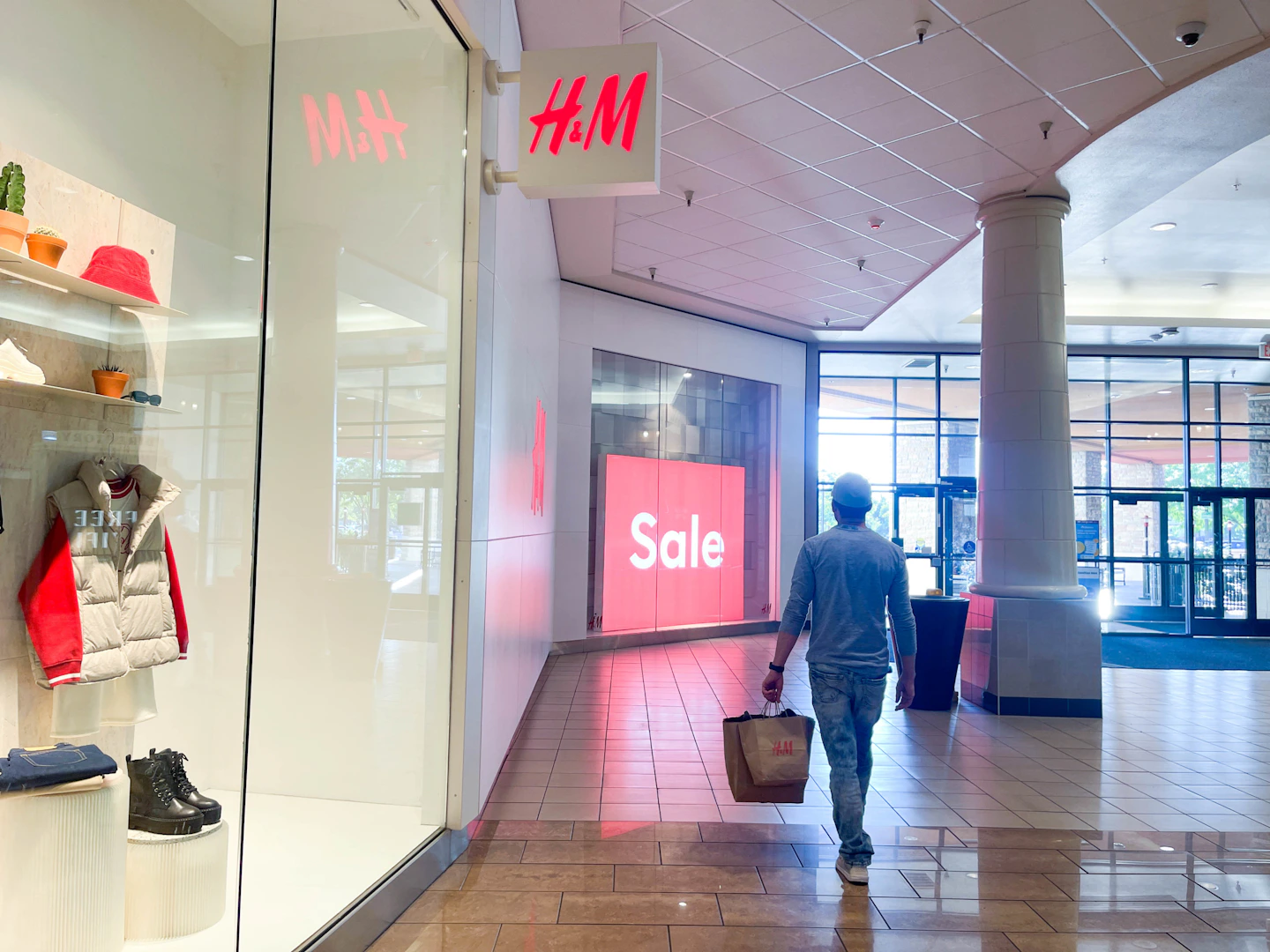 H&M Return Policy: Here's How It Works In 2025 - The Krazy Coupon Lady