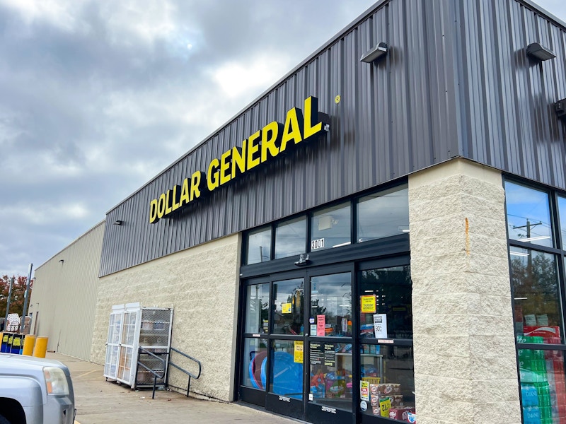 dollar general store front 2