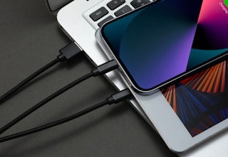 untilgone-phone-mount-with-charger-sept-2023
