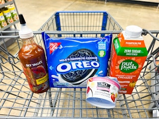 oreos, sriracha, yogurt, and creamer in a cart