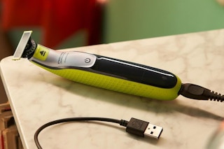 a philips norelco trimmer charging