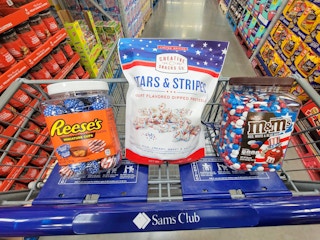 Fourth of July themed Reese's, Pretzels, and M&M's in a cart