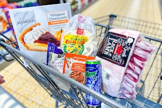 aldi-weekly-deals-101525-alani-nu-chili-seasoning-mix-rack-of-lamb-pizza-dough-frozen-broccoli-pumpkin-cheesecake-in-cart