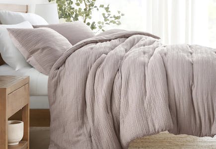 Linens & Hutch Textured Comforter Set
