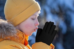 Kids' Gloves 3-Pack, $4 With an Amazon Coupon  card image