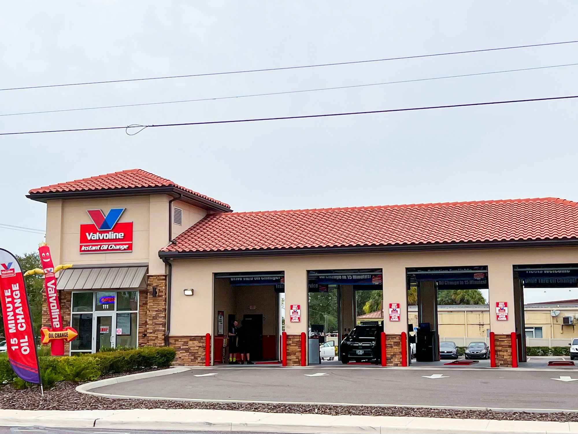 the storefront of Valvoline Instant Oil Change