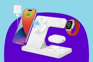 TPLISAK Magnetic 3 in 1 Wireless Charging Station on a blue background.