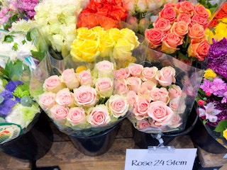 whole foods 2 dozen roses