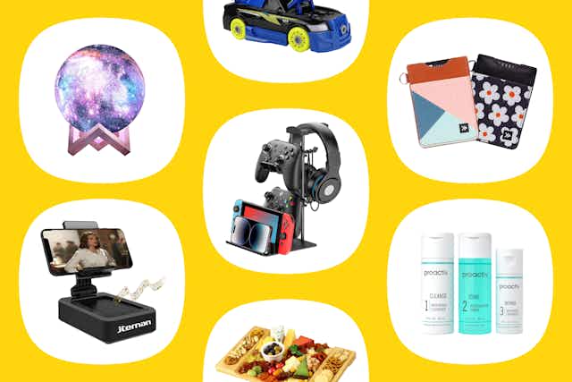 15 Amazon Gifts Under $25 That Everyone Will Love card image