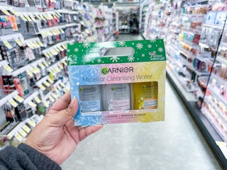 hand holding garnier gift set in walgreens