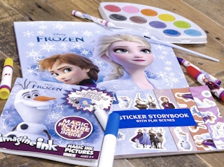 walmart-bendon-disney-frozen-art-activity-kit-2021