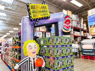 beetlejuice inflatable archway