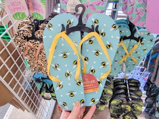 bee flip flops