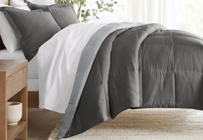 Linens & Hutch Reversible Comforter