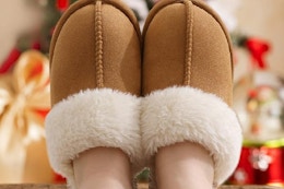  Women's Fuzzy Memory Foam Slippers 