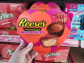 dollar-general-reeses-miniatures-valentine-candy-sv
