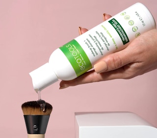 makeup brush cleaner