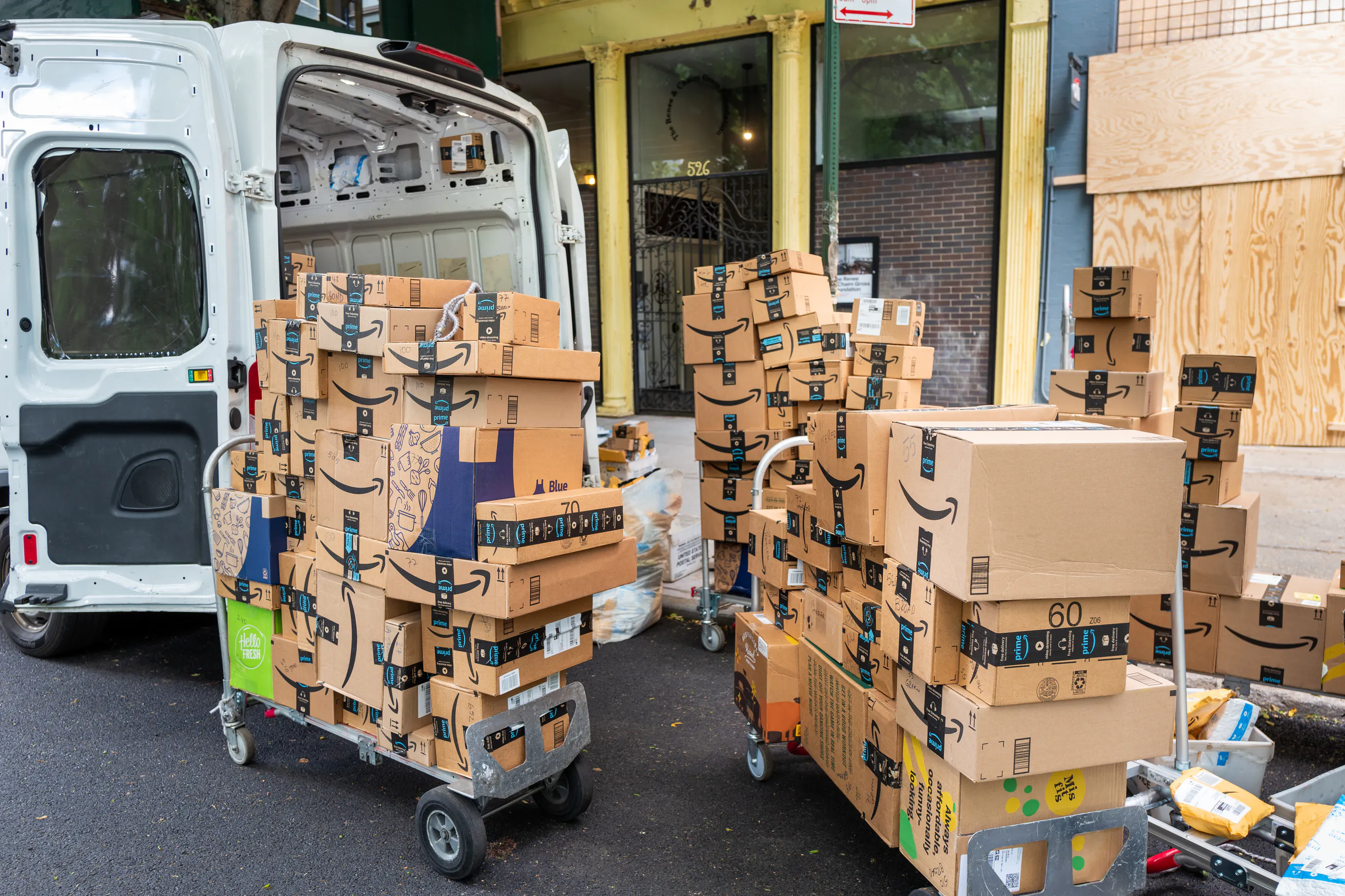 How to buy Amazon Return Pallets (and Are They Worth It?) - The Krazy ...
