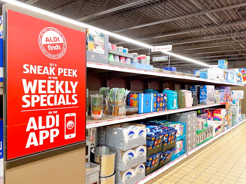 summer 2023 aldi finds aisle with app signage