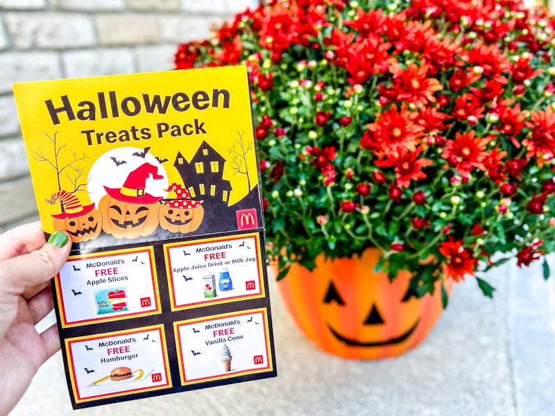 mcdonalds-halloween-treats-pack-coupons-2024-kcl-6