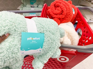 pillowfort blankets target black friday 2021 2 1638205499 1638205500